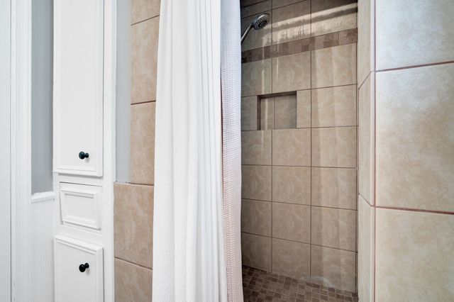 202 Vanderbilt Lane, Waxahachie, TX 75165