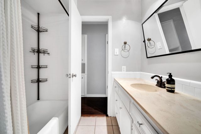 202 Vanderbilt Lane, Waxahachie, TX 75165