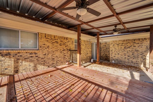 202 Vanderbilt Lane, Waxahachie, TX 75165