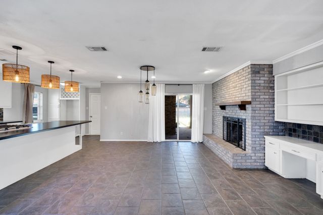 202 Vanderbilt Lane, Waxahachie, TX 75165