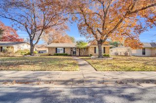 202 Vanderbilt Lane, Waxahachie, TX 75165