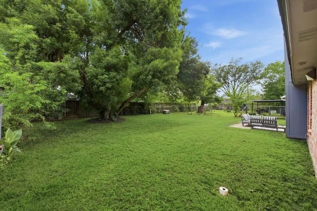 5207 Ridgeton Drive, Houston, TX 77053