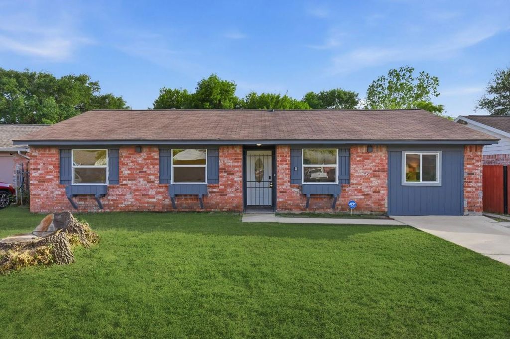 5207 Ridgeton Drive, Houston, TX 77053