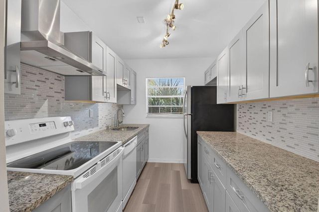 5073 LAKEFRONT Boulevard C, Delray Beach, FL 33484