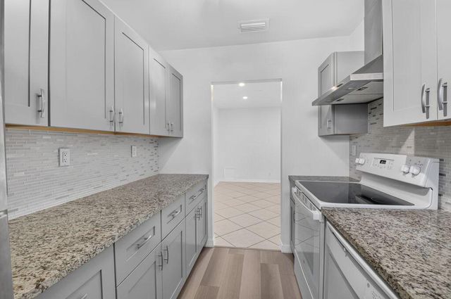 5073 LAKEFRONT Boulevard C, Delray Beach, FL 33484