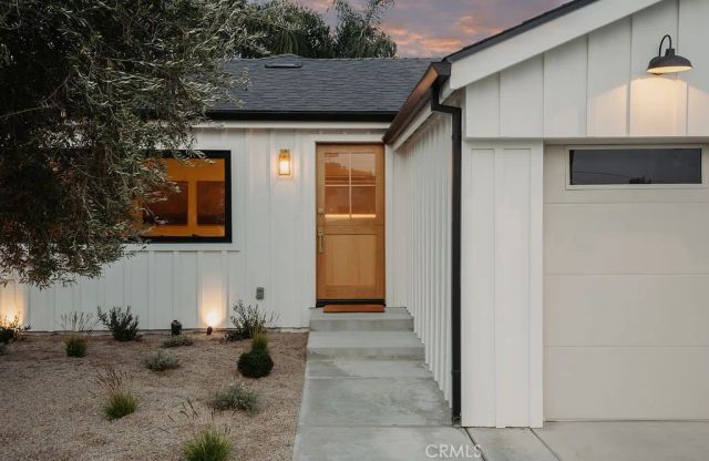 208 Susannah Place, Costa Mesa, CA 92627