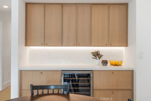 208 Susannah Place, Costa Mesa, CA 92627