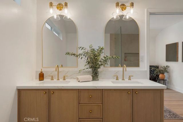 208 Susannah Place, Costa Mesa, CA 92627