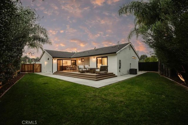 208 Susannah Place, Costa Mesa, CA 92627