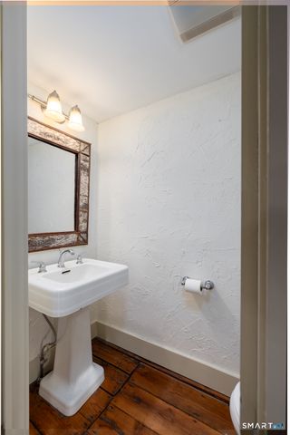 1187 Mount Carmel Avenue, North Haven, CT 06518