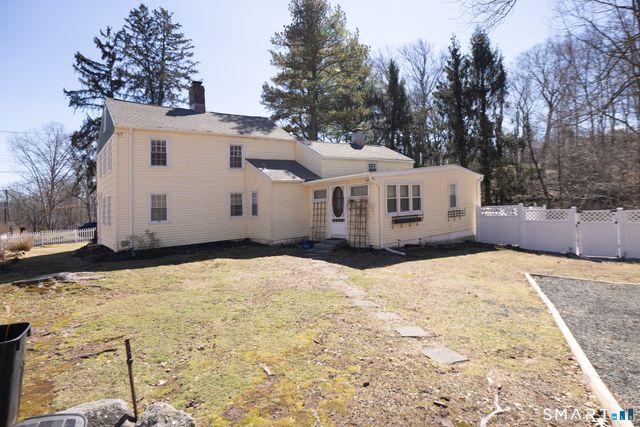 1187 Mount Carmel Avenue, North Haven, CT 06518