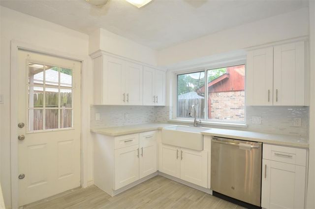 2822 River Birch Drive, Sugar Land, TX 77479