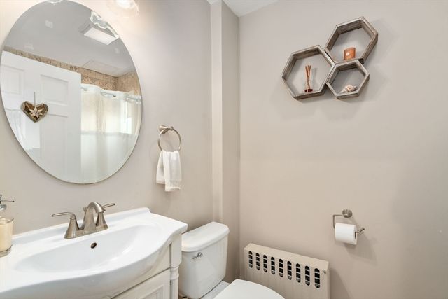 516 Pleasant St, Winthrop, MA 02152