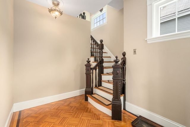 516 Pleasant St, Winthrop, MA 02152