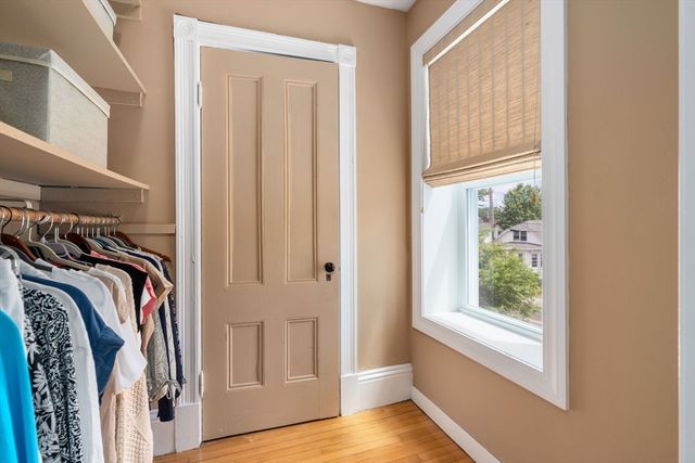 516 Pleasant St, Winthrop, MA 02152