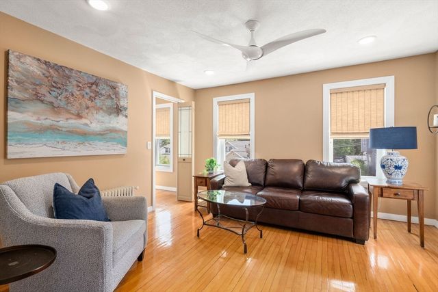 516 Pleasant St, Winthrop, MA 02152