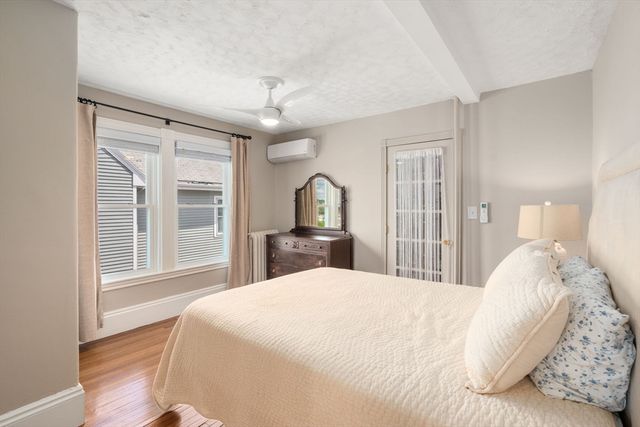 516 Pleasant St, Winthrop, MA 02152