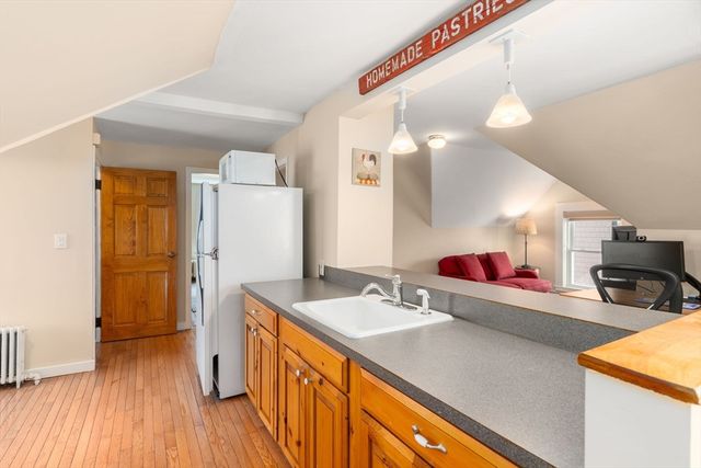 516 Pleasant St, Winthrop, MA 02152