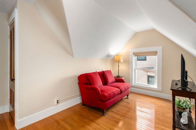 516 Pleasant St, Winthrop, MA 02152