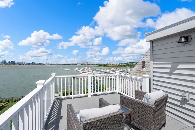 516 Pleasant St, Winthrop, MA 02152