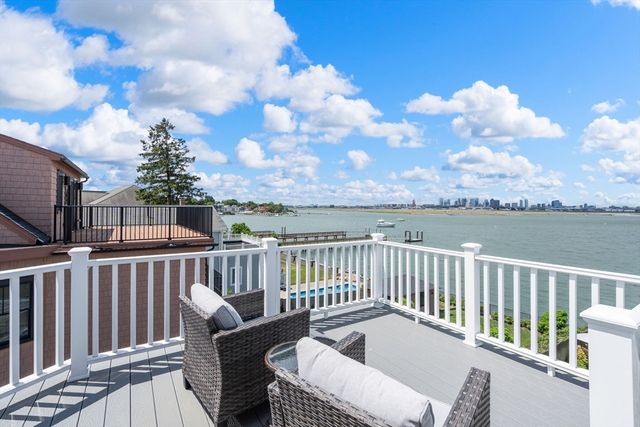 516 Pleasant St, Winthrop, MA 02152