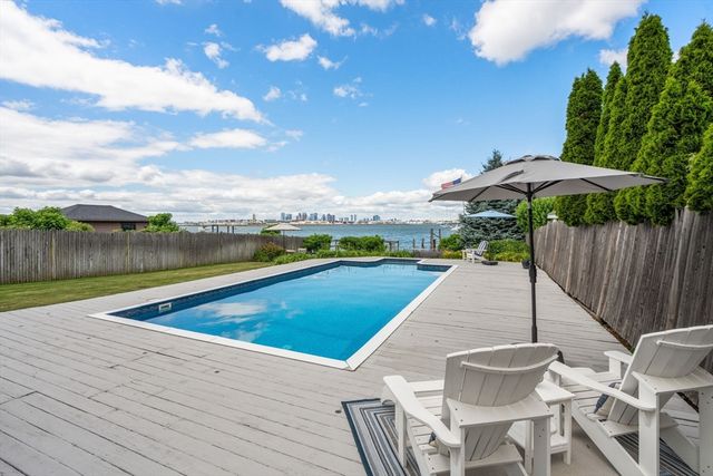 516 Pleasant St, Winthrop, MA 02152