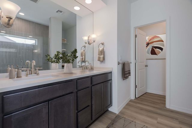 1565 Valle De Colores Street NW, Los Lunas, NM 87031