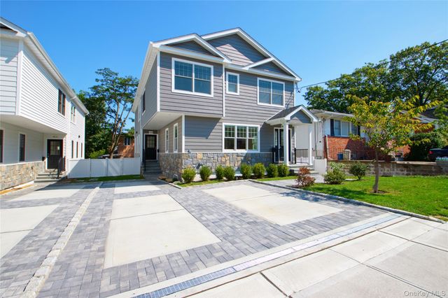 46 B N Linwood, Port Washington, NY 11050