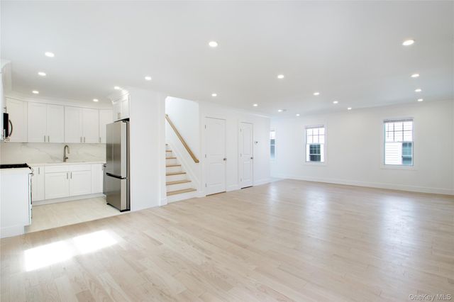 46 B N Linwood, Port Washington, NY 11050