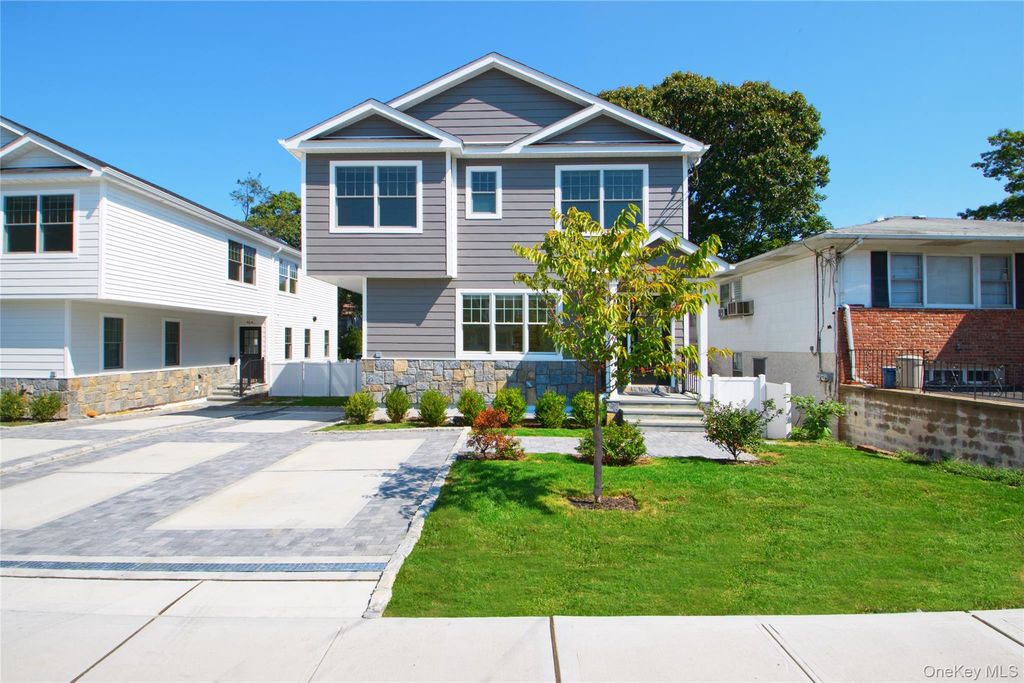 46 B N Linwood, Port Washington, NY 11050