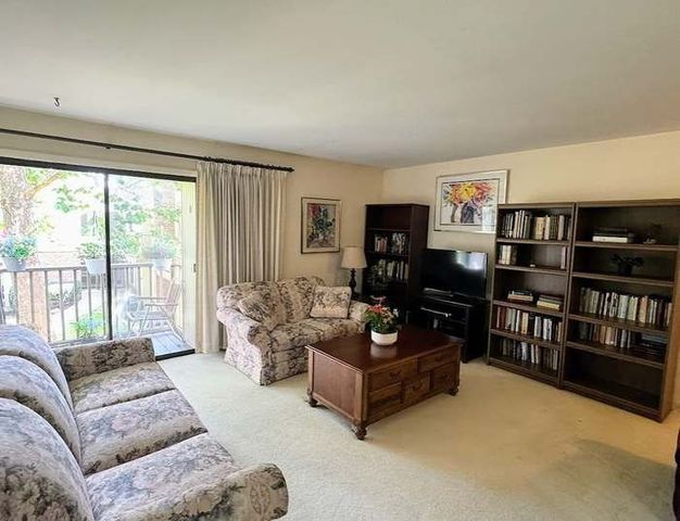 480 74th Street 203, Downers Grove, IL 60516