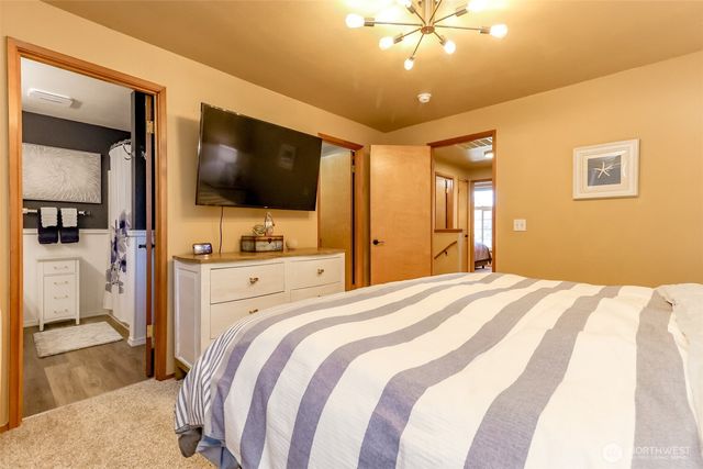 3817 52nd Avenue NE, Tacoma, WA 98422