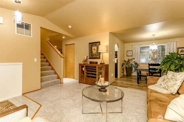 3817 52nd Avenue NE, Tacoma, WA 98422