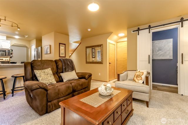 3817 52nd Avenue NE, Tacoma, WA 98422
