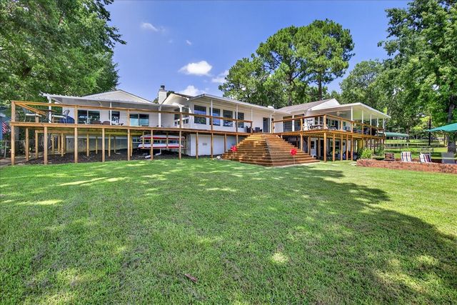 105 Bluewater Circle, Mabank, TX 75156