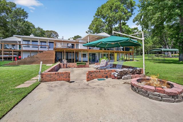 105 Bluewater Circle, Mabank, TX 75156