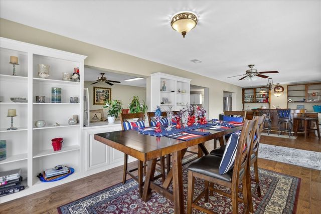 105 Bluewater Circle, Mabank, TX 75156