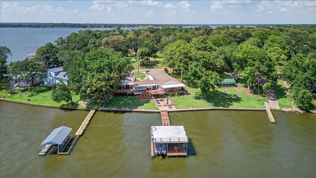 105 Bluewater Circle, Mabank, TX 75156