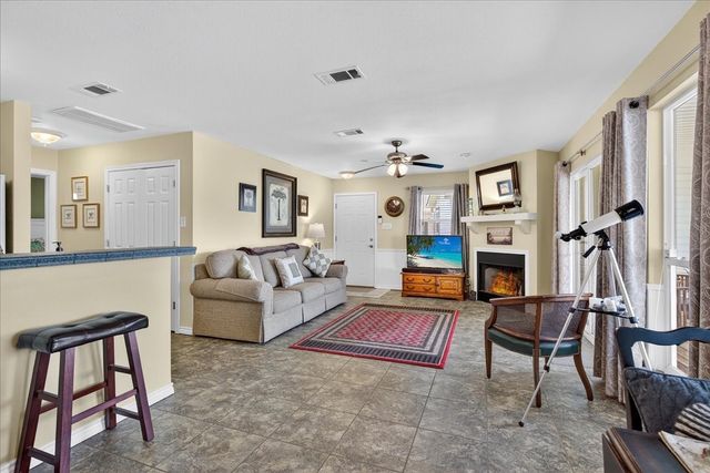 105 Bluewater Circle, Mabank, TX 75156