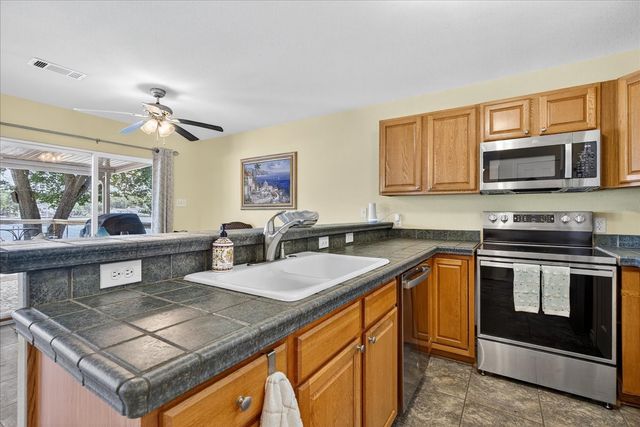 105 Bluewater Circle, Mabank, TX 75156