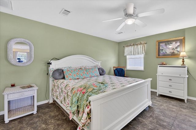 105 Bluewater Circle, Mabank, TX 75156