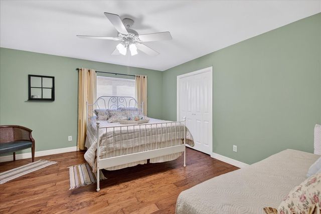 105 Bluewater Circle, Mabank, TX 75156