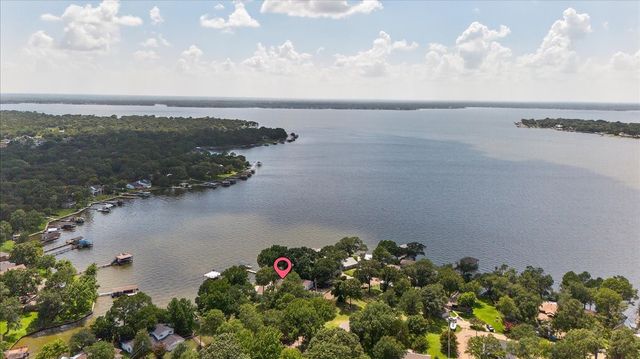 105 Bluewater Circle, Mabank, TX 75156