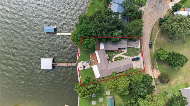 105 Bluewater Circle, Mabank, TX 75156
