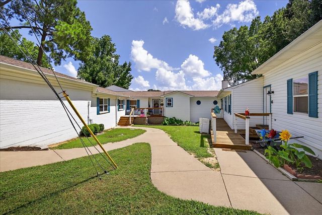 105 Bluewater Circle, Mabank, TX 75156