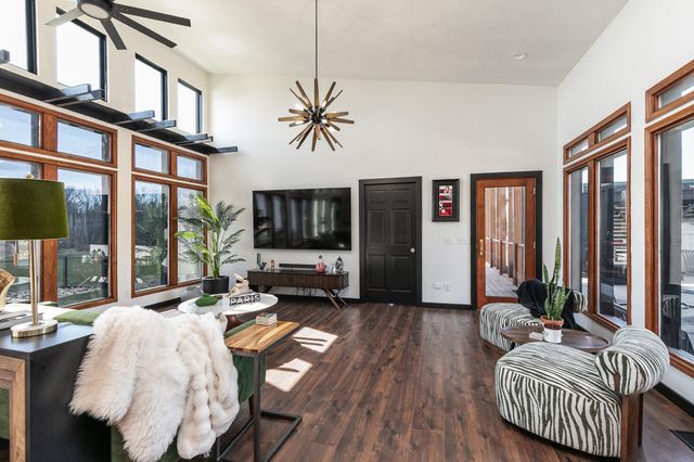 357 E State Highway Ww, Springfield, MO 65803