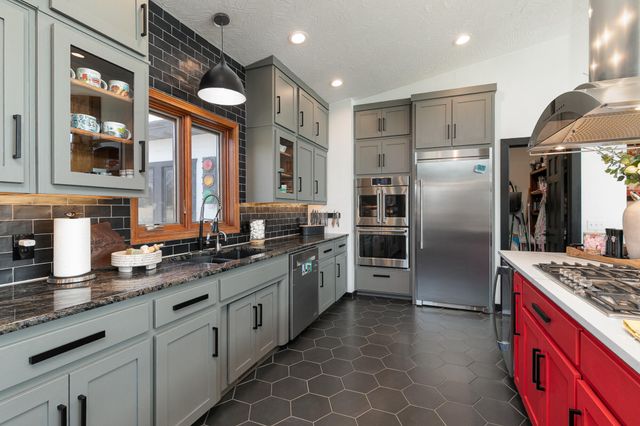 357 E State Highway Ww, Springfield, MO 65803