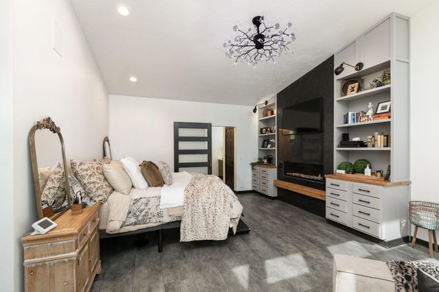 357 E State Highway Ww, Springfield, MO 65803