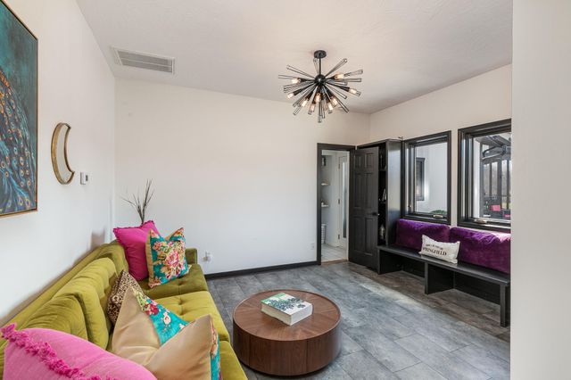 357 E State Highway Ww, Springfield, MO 65803