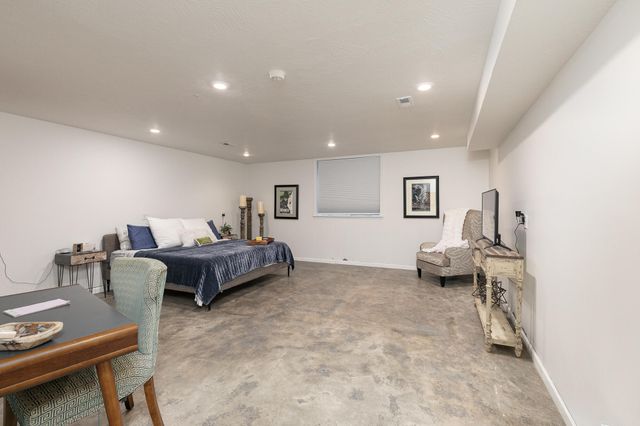 357 E State Highway Ww, Springfield, MO 65803